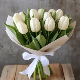 Букет 11 белых тюльпанов